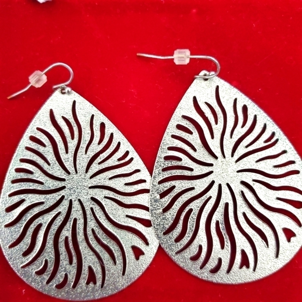 Silver Earrings‎